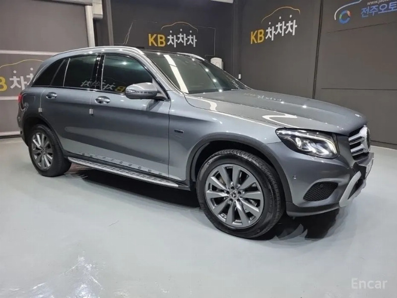car Mercedes Benz GLC id51525 photo #3