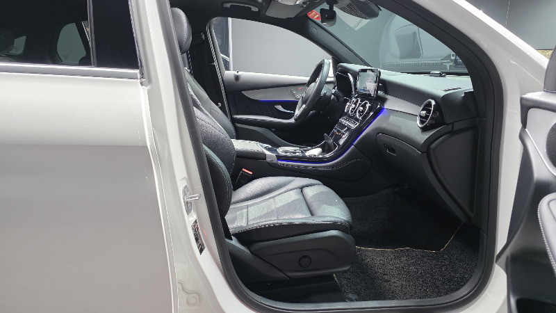 car Mercedes Benz GLC id51527 photo #12
