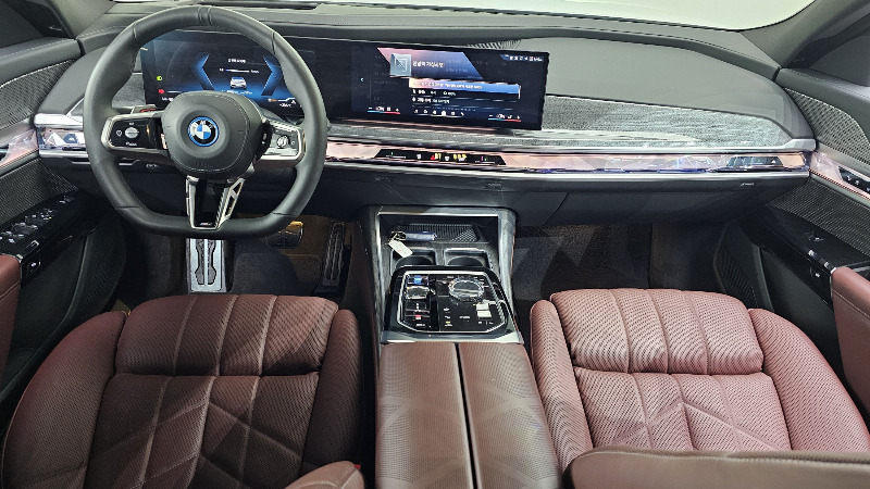 car BMW i7 id51941 photo #7