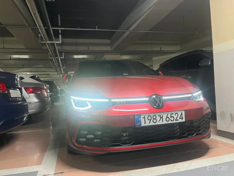 car Volkswagen Golf id52012 main photo