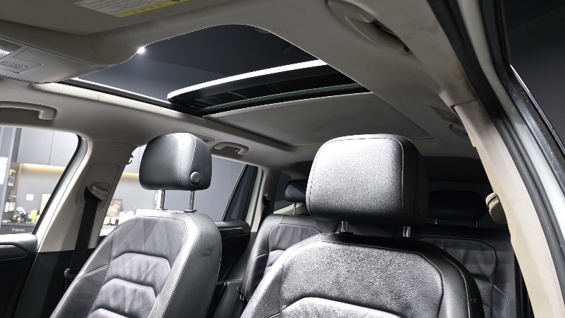 car Volkswagen Tiguan id52018 photo #19