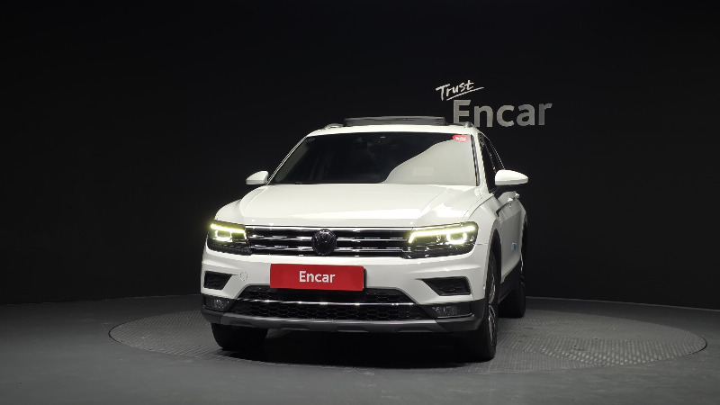 car Volkswagen Tiguan id52018 photo #3