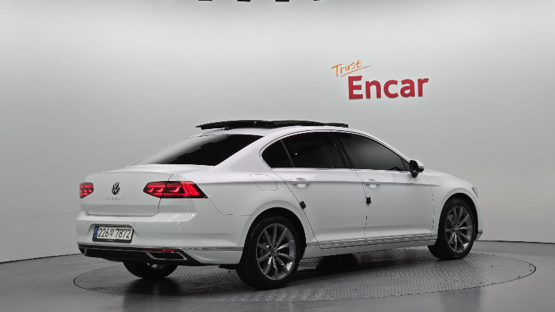 car Volkswagen Passat id52020 photo #2