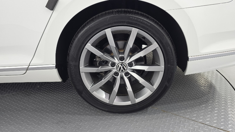 car Volkswagen Passat id52020 photo #5