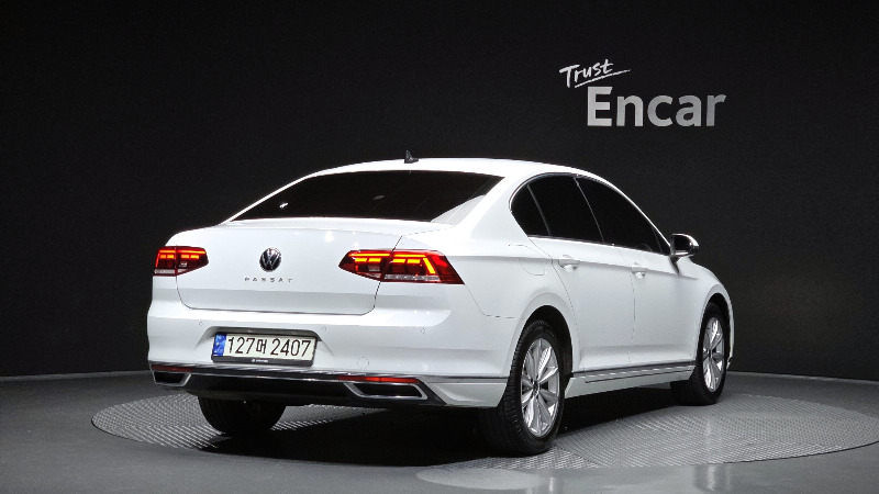 car Volkswagen Passat id52021 photo #2
