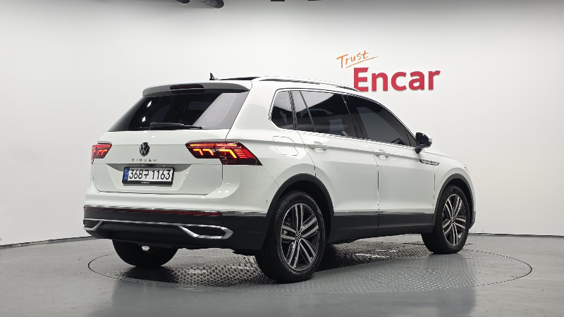 car Volkswagen Tiguan id52024 photo #2
