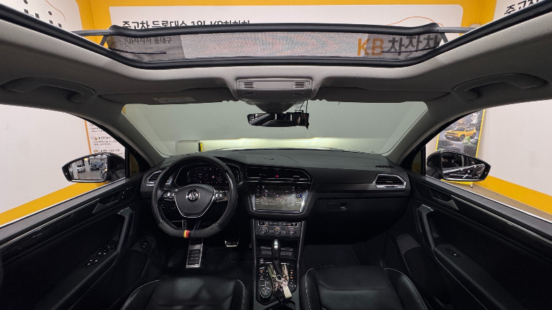 car Volkswagen Tiguan id52033 photo #7