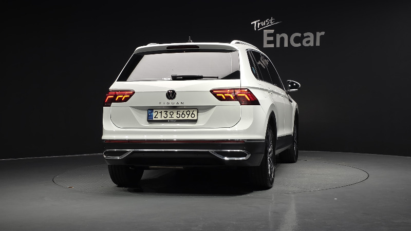car Volkswagen Tiguan id52036 photo #4