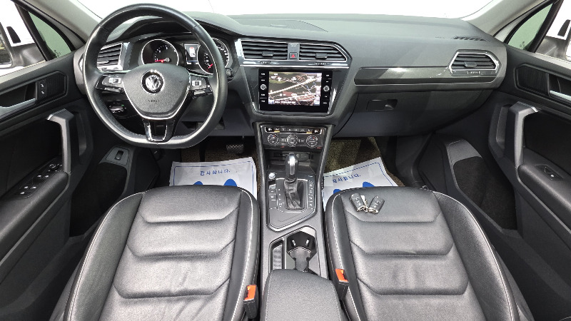 car Volkswagen Tiguan id52041 photo #7