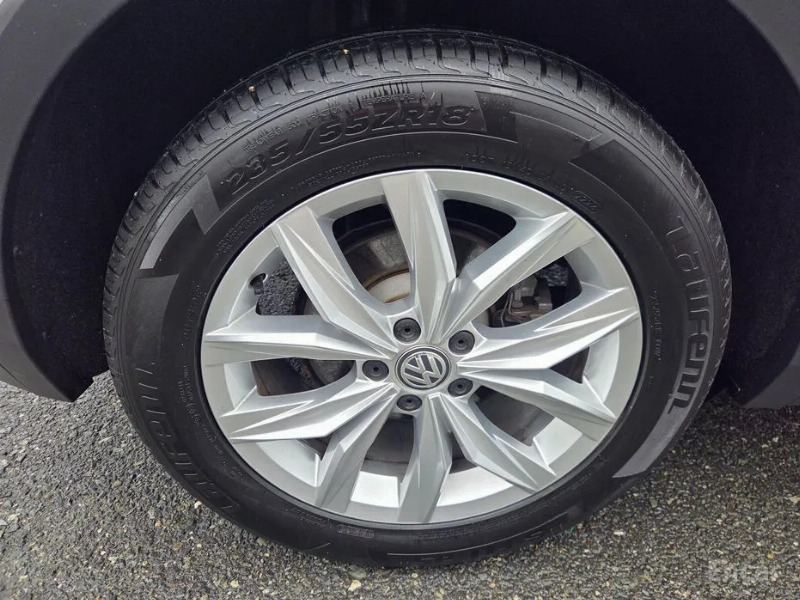 car Volkswagen Tiguan id52047 photo #5
