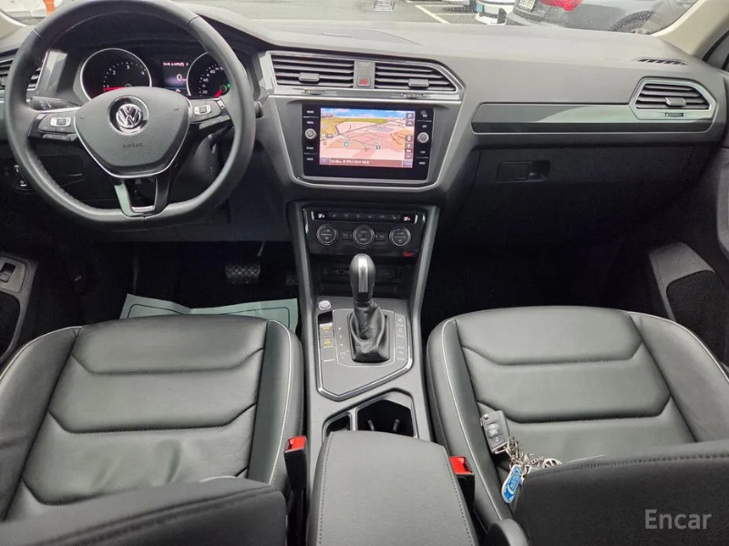 car Volkswagen Tiguan id52047 photo #7