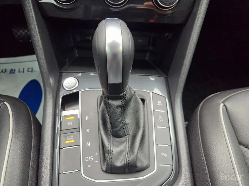 car Volkswagen Tiguan id52047 photo #9