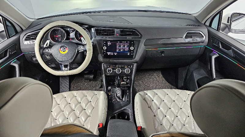 car Volkswagen Tiguan id52050 photo #7