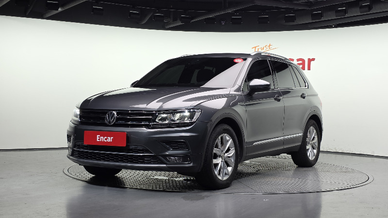 car Volkswagen Tiguan id52059 main photo