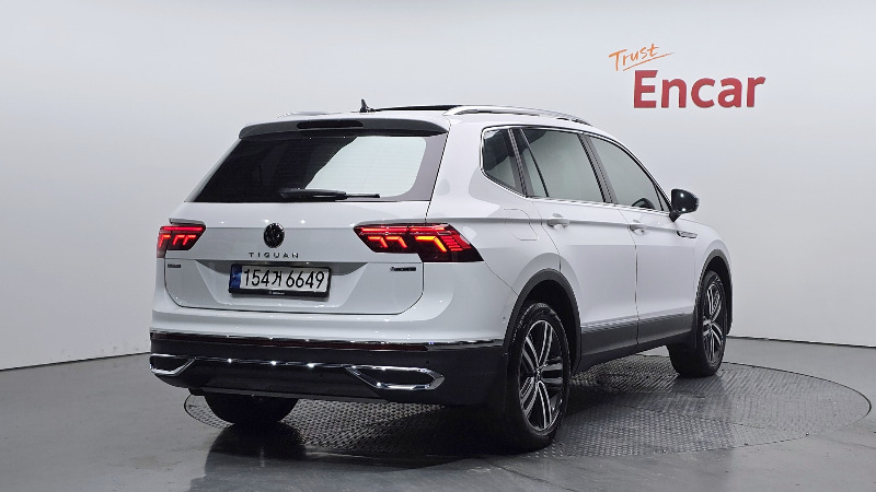 car Volkswagen Tiguan id52061 photo #2