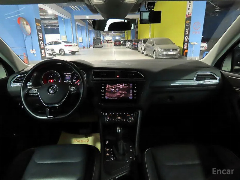car Volkswagen Tiguan id52063 photo #7