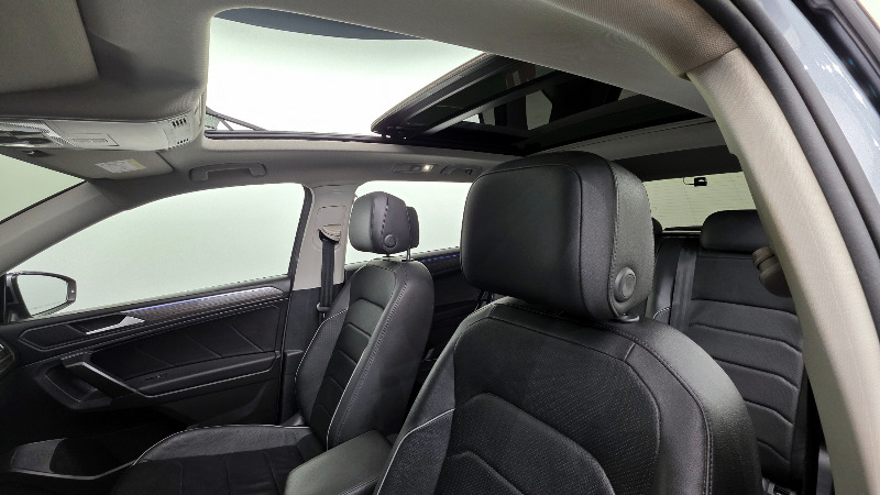 car Volkswagen Tiguan id52076 photo #19
