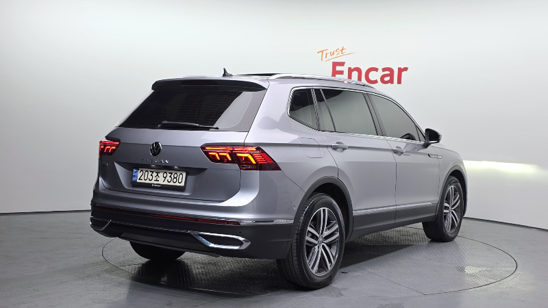 car Volkswagen Tiguan id52076 photo #2