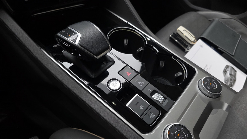 car Volkswagen Touareg id52079 photo #9