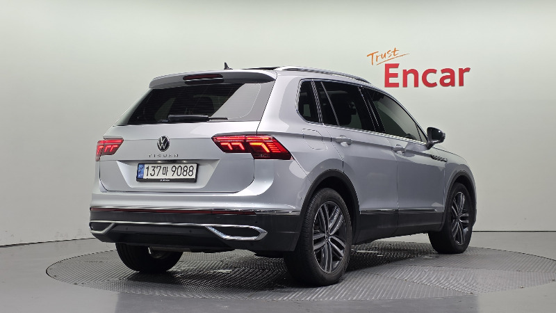 car Volkswagen Tiguan id52092 photo #2