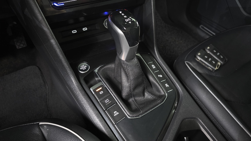 car Volkswagen Tiguan id52092 photo #9