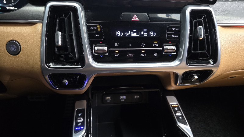 car KIA Sorento id52108 photo #17
