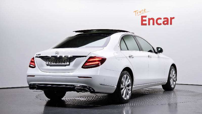 car Mercedes Benz E Class id52208 photo #2