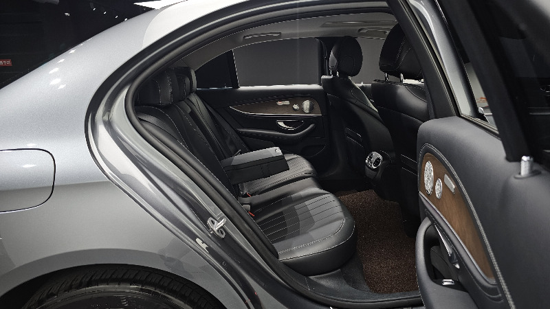 car Mercedes Benz E Class id52209 photo #11