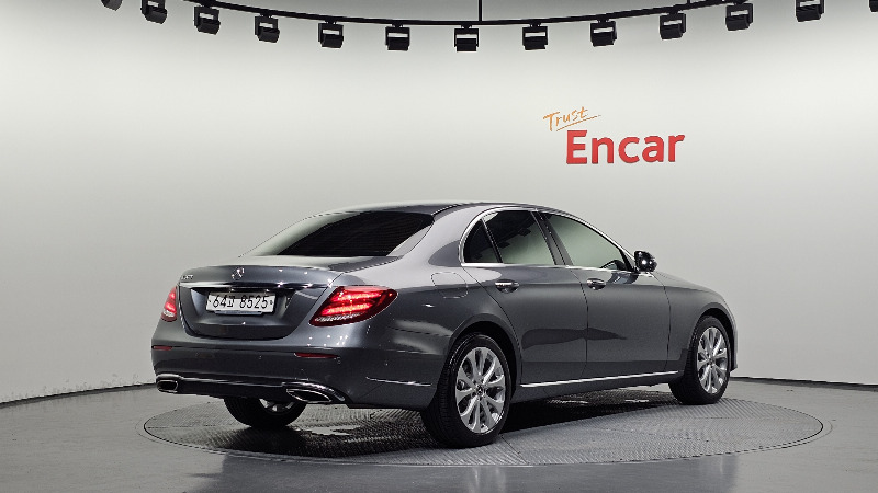 car Mercedes Benz E Class id52209 photo #2