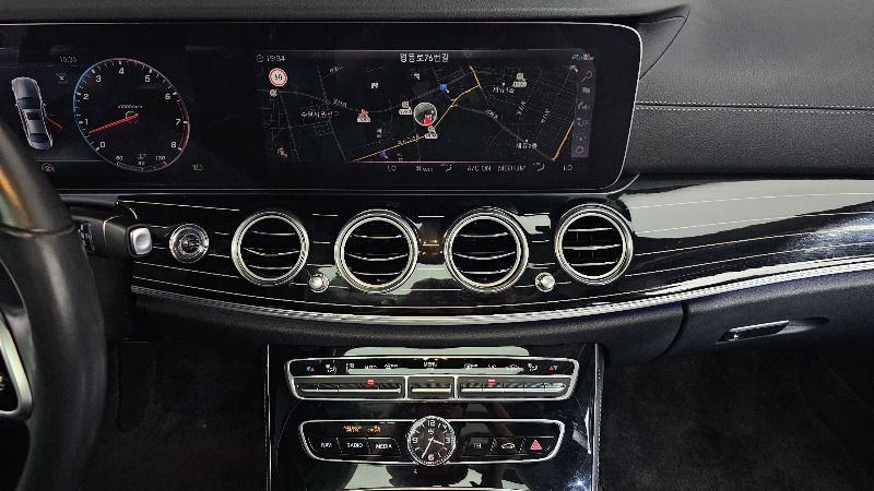 car Mercedes Benz E Class id52211 photo #12