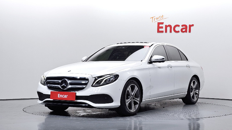 car Mercedes Benz E Class id52219 main photo