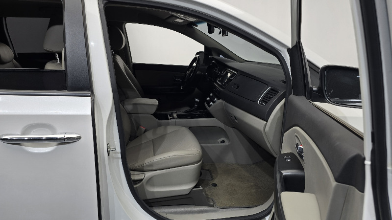 car KIA Carnival id52333 photo #11