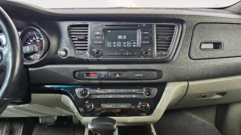 car KIA Carnival id52376 photo #14