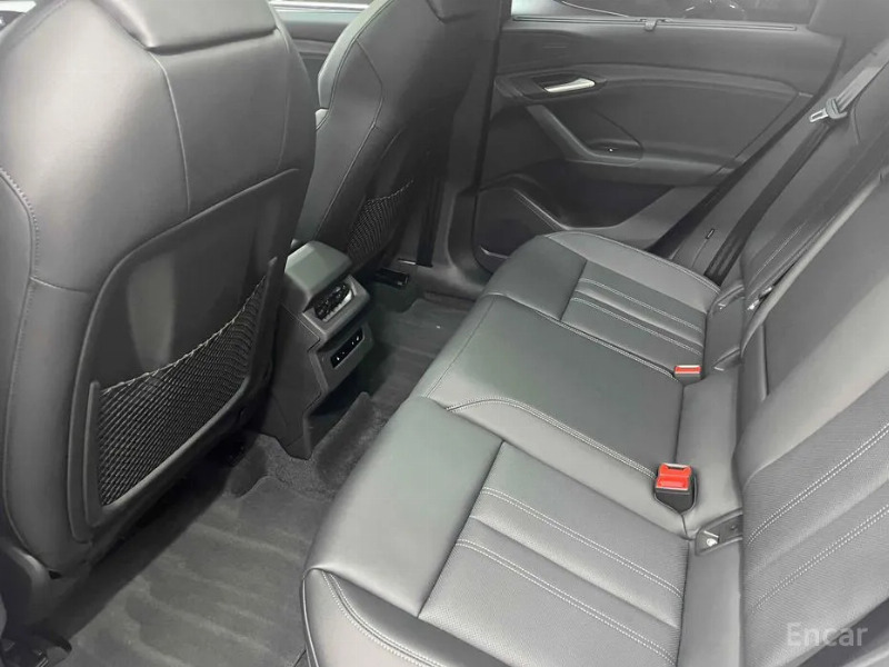 car Audi Q6 e-tron id52664 photo #17
