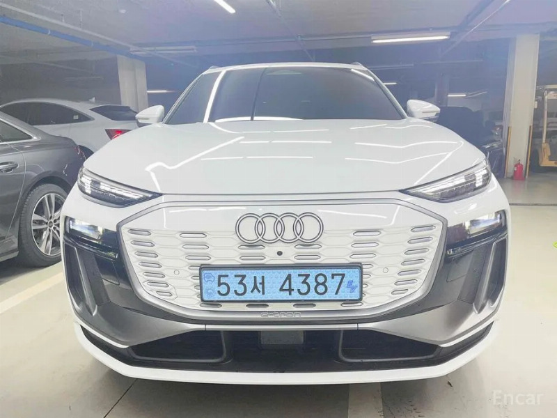 car Audi Q6 e-tron id52664 photo #3