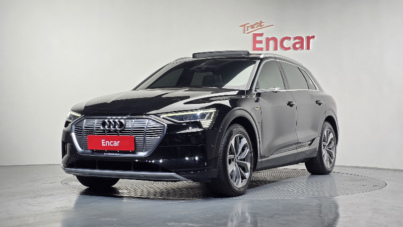 car Audi e-tron id52679 main photo
