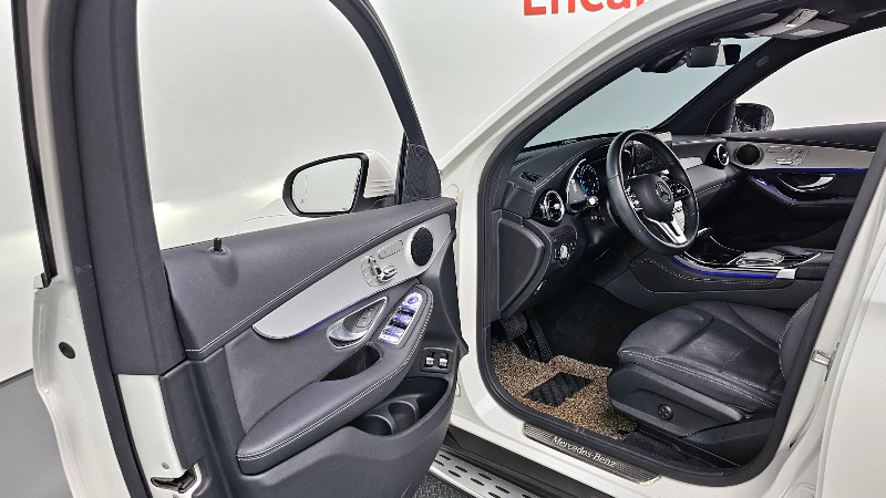 car Mercedes Benz GLC id52882 photo #10