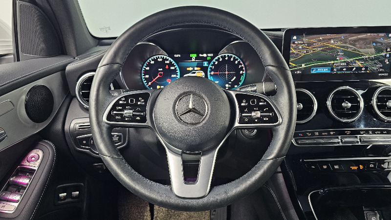 car Mercedes Benz GLC id52882 photo #16