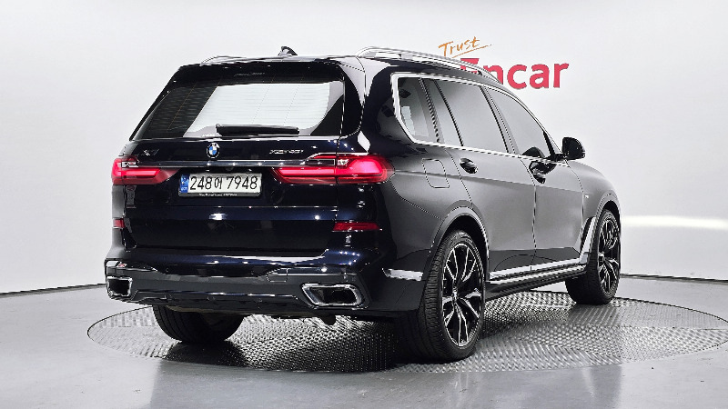 car BMW X7 id52967 photo #2