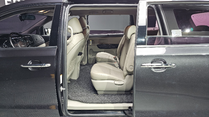 car KIA Carnival id53181 photo #11