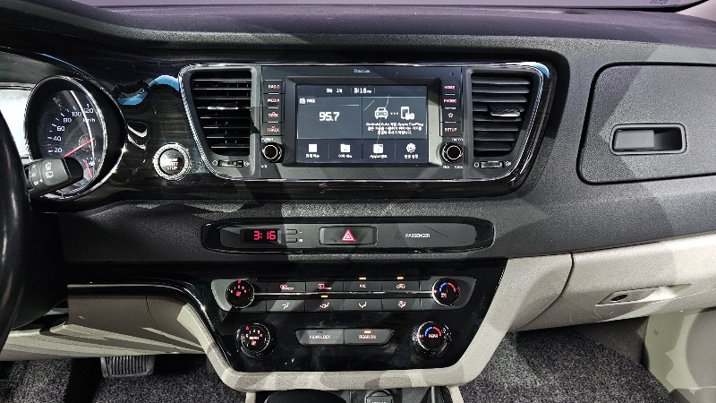 car KIA Carnival id53181 photo #16