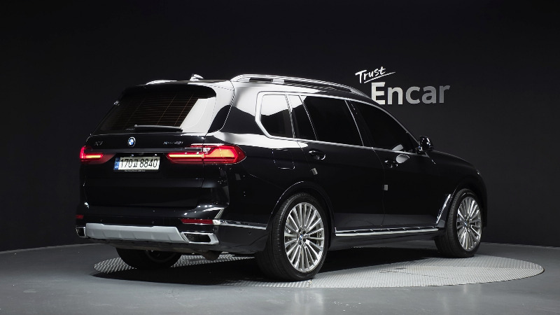 car BMW X7 id53285 photo #2