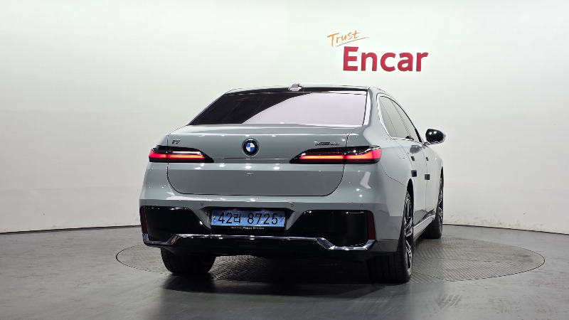 car BMW i7 id53287 photo #4