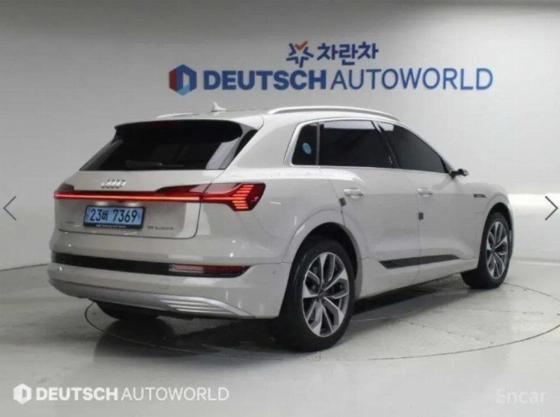 car Audi e-tron id53381 photo #2