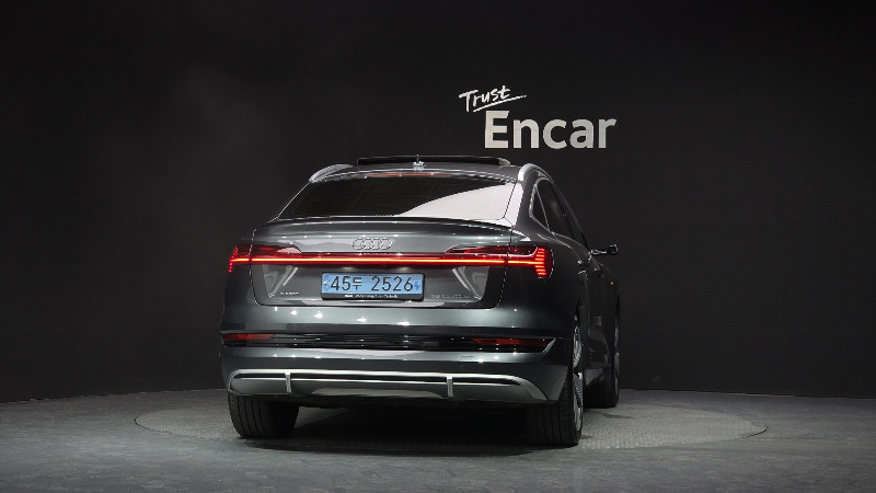 car Audi e-tron id53385 photo #4