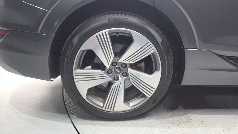 car Audi e-tron id53385 photo #5