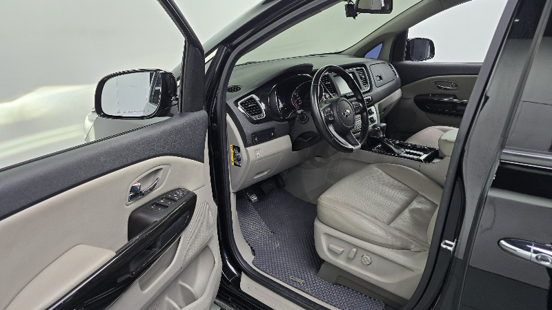 car KIA Carnival id53403 photo #10