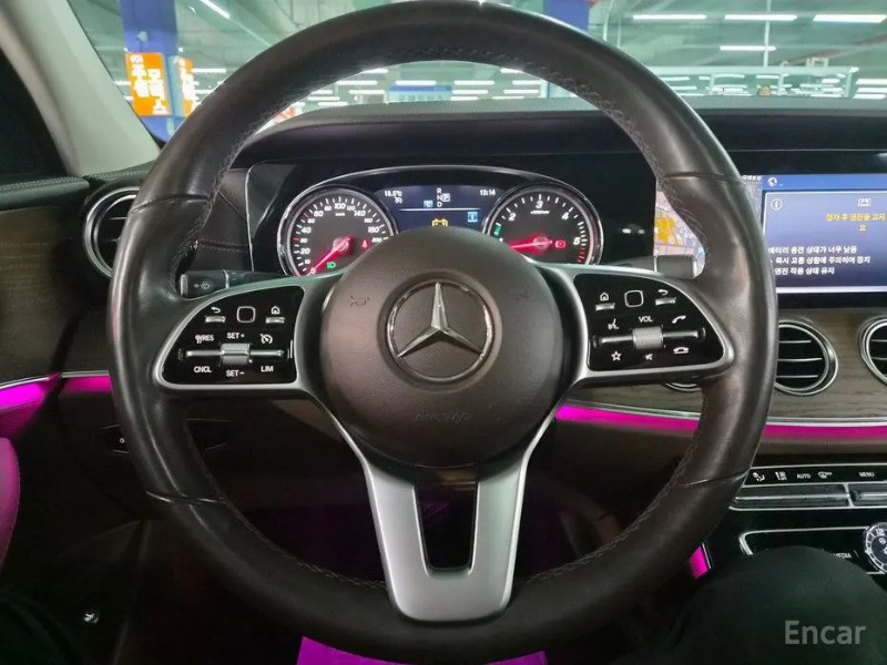 car Mercedes Benz E Class id53673 photo #16
