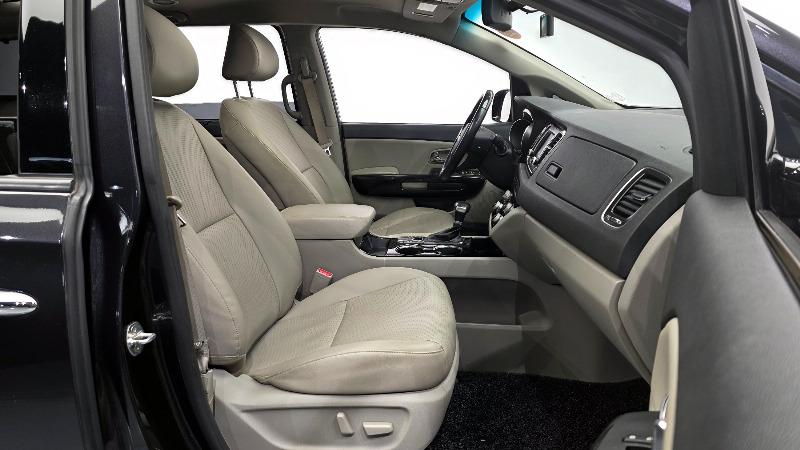 car KIA Carnival id53763 photo #11