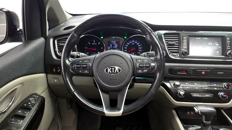 car KIA Carnival id53763 photo #14